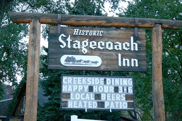 Historic Stagecoach Inn wayfinding sign