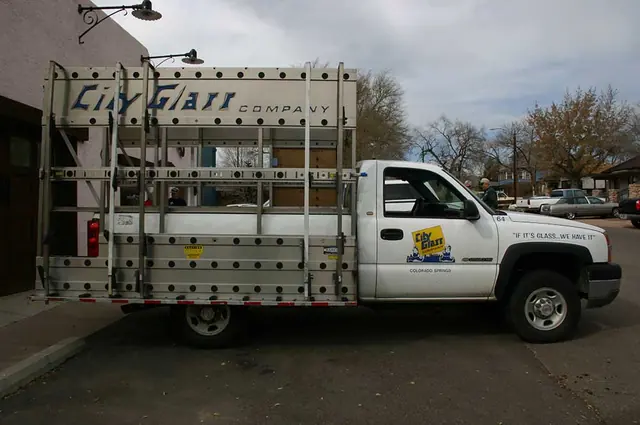 Flatbed truck lettering