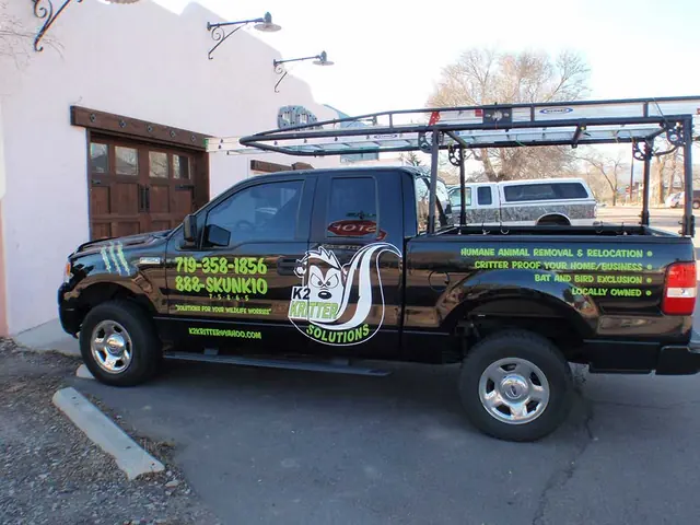 Pickup with full side wrap graphics
