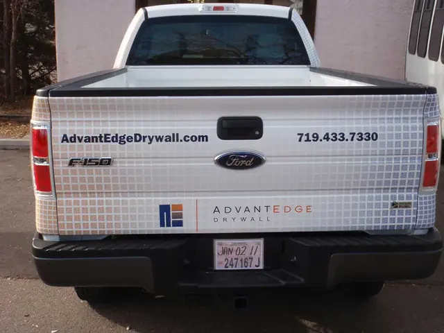 Pickup tailgate lettering